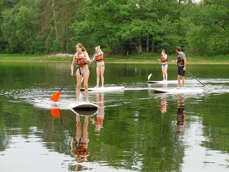 https://cdt40.media.tourinsoft.eu/upload/etang-Saint-Saud-Lacoussiere-paddle.jpg